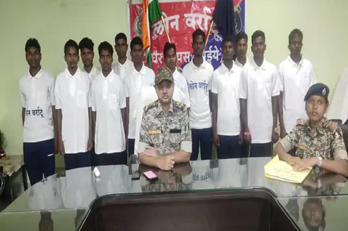 Surrender of Naxalites involved in killing 25 soldiers and 13 Maoists returned to mainstream in Dantewada:
