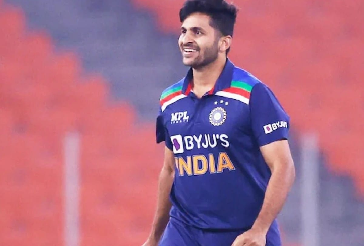 Akash Chopra tells bhuvneshwar or hardik in whose place Shardul thakur can get place in team india