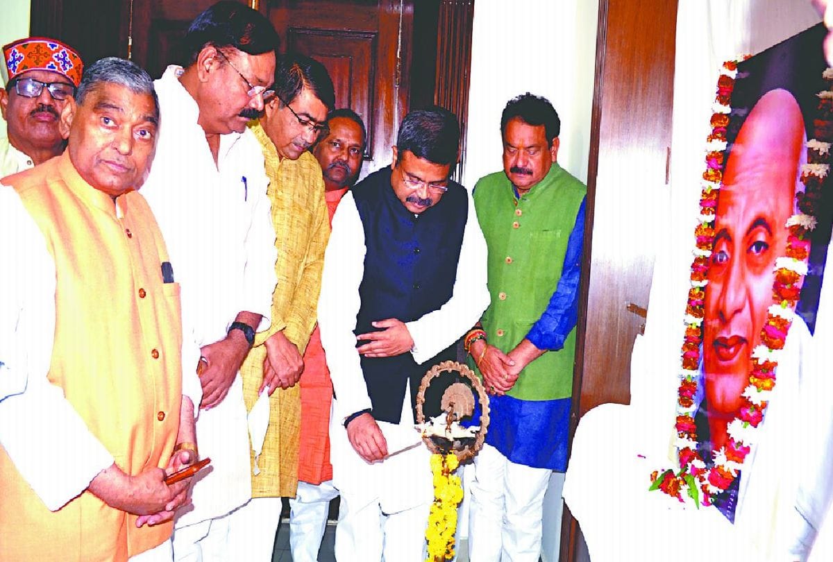 Union Education Minister Dharmendra Pradhan Says In Agra Tribute To Sardar Patel