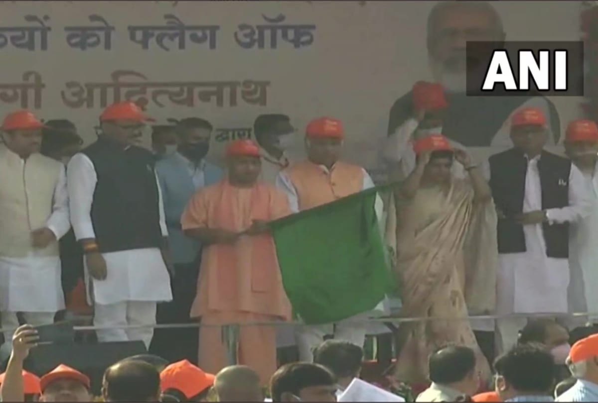 UP CM Yogi Adityanath flags off march past on National Unity Day.