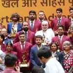 खेलमंत्री ने खिलाड़ियों को सम्मानित किया