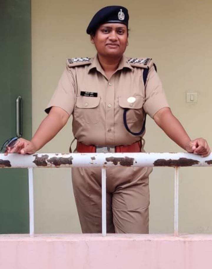 Kanpur Dehat : Assistant Commandant Dr. Mohini became an inspiration for daughters