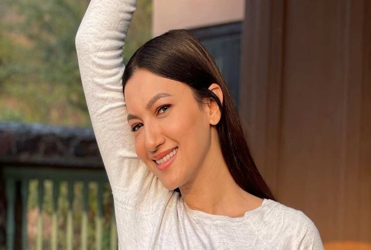 Gauahar Khan Dance Video Gauahar Khan dances in a stylish style in Abu Dhabi