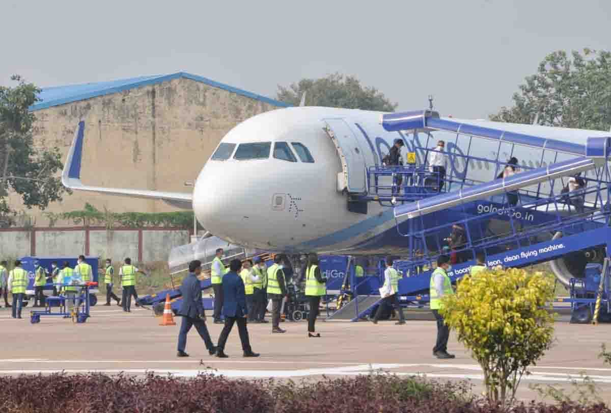 20 passengers returned from Red Zone missing, e-mail sent