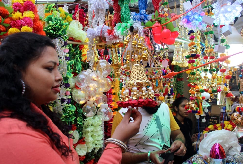 Dhanteras 2021: Crowd in Uttarakhand Market for Shopping photos