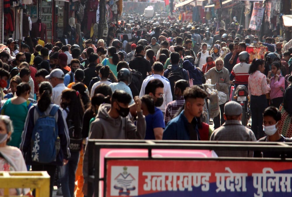 Dhanteras 2021: Crowd in Uttarakhand Market for Shopping photos