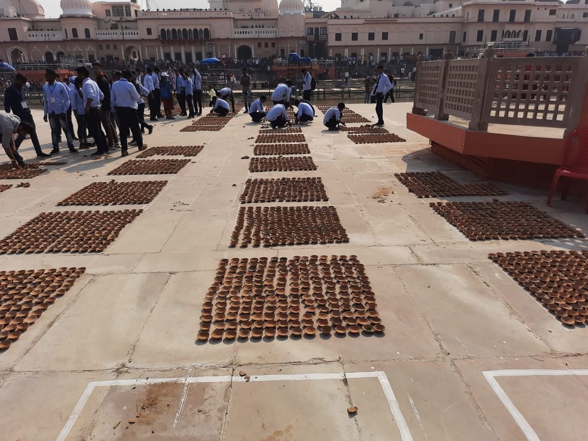 Ayodhya Deepotsav 2021: 14000 volunteers are preparing to light 9.50 lakh diyas, this achievement can become a world record
