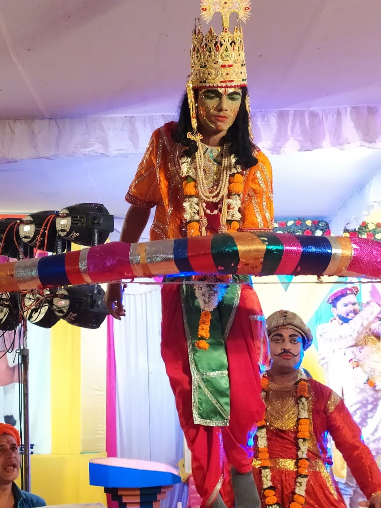 When the bow broke, the pandal resonated with 'Jai Shri Ram'