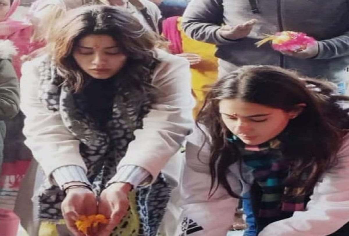 Sara and Janhvi visit Kedarnath Temple fan says Wow, this is sanskar