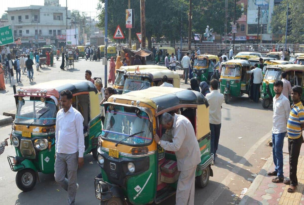 Traffic Month Agra Police Encroachment At Crossing People In Trouble From Jam