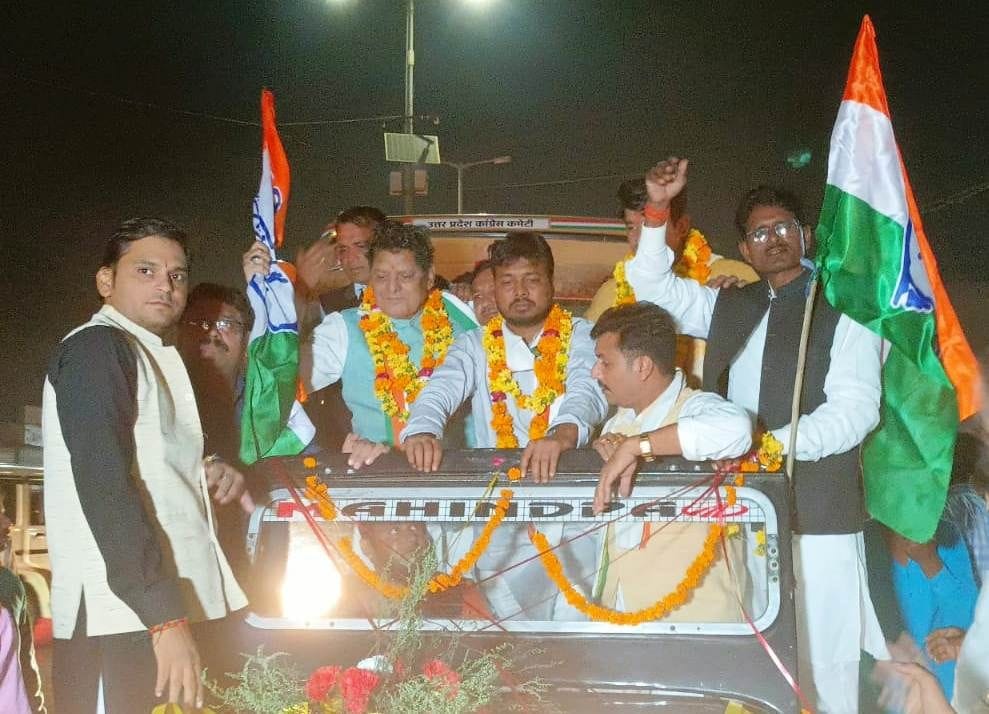 Hathras: Farmers' loans will be waived, Inter pass girl students will get smart phone