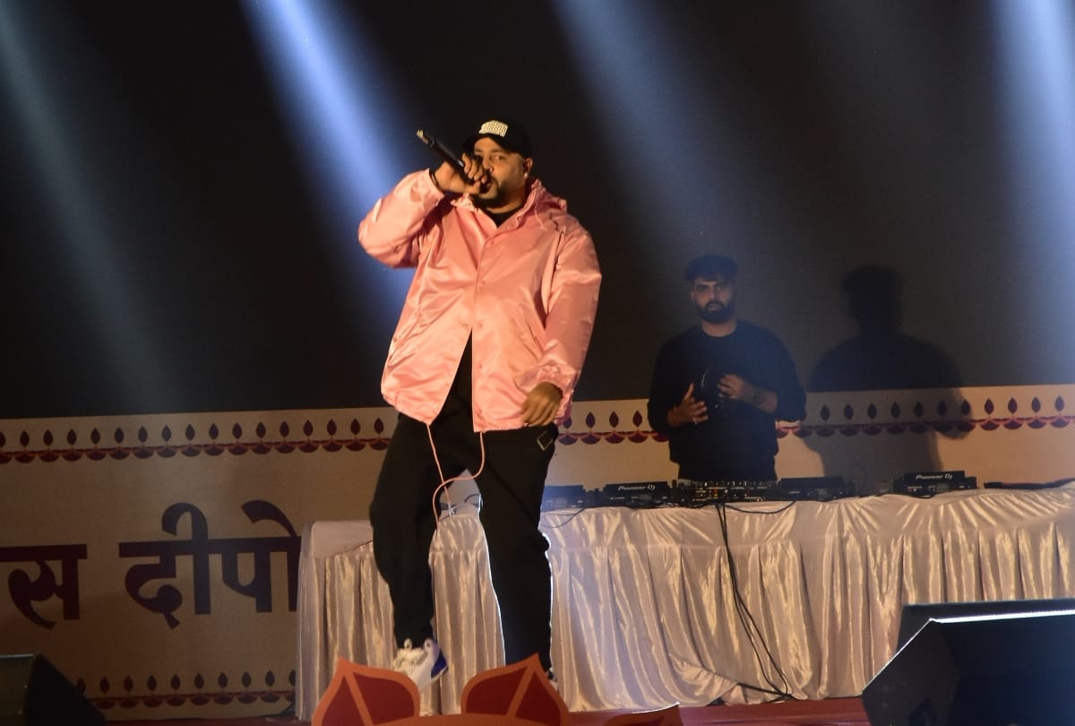 Chaos in Badshah's program in lucknow
