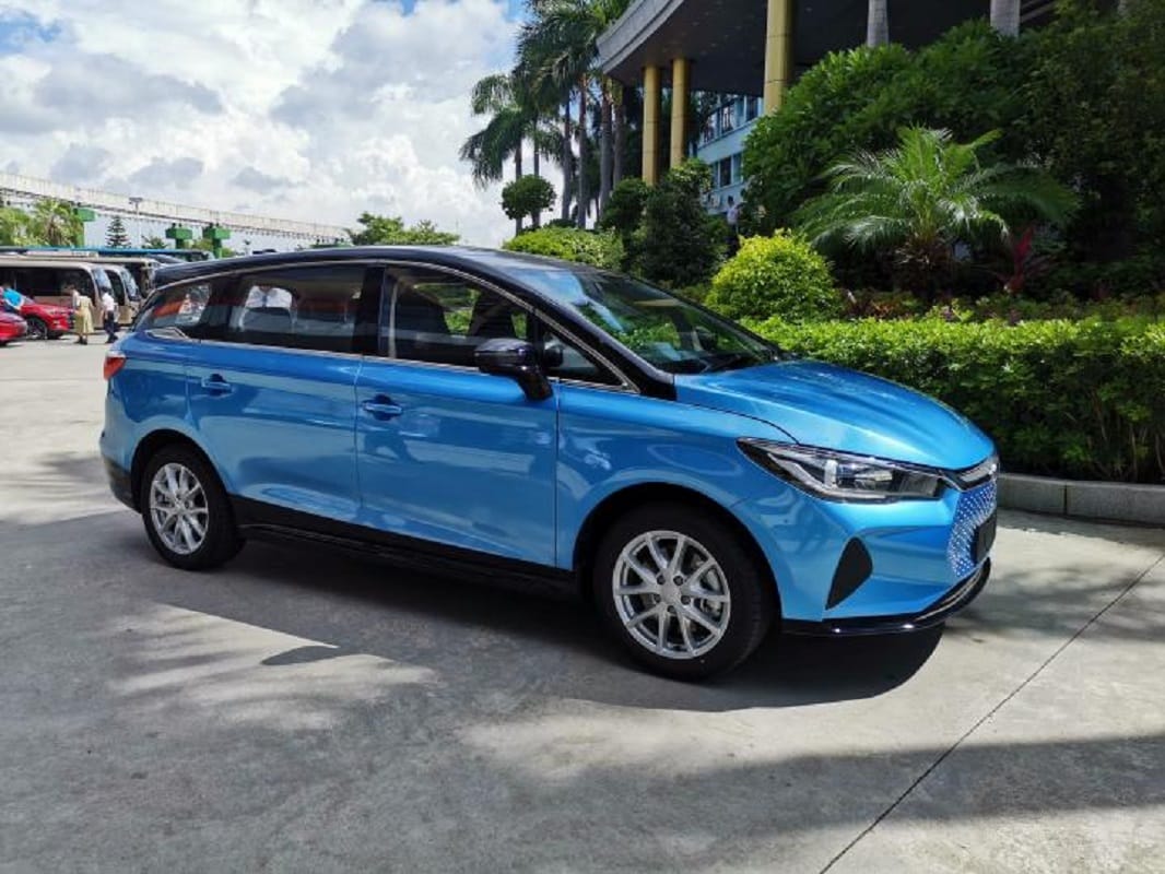 byd e6 electric mpv launched in india byd e6 price in india byd e6 electric car specifications range features details electric vehicles in india
