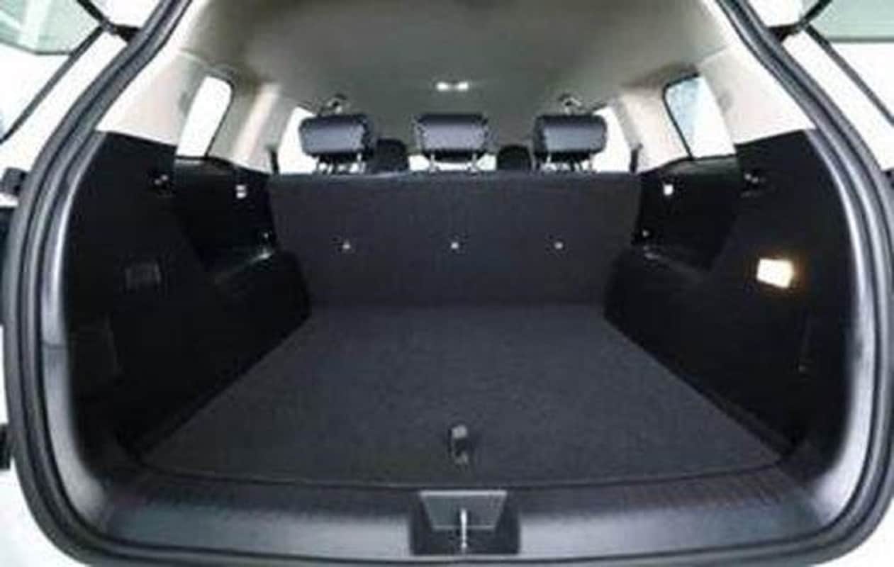 BYD India delivers more than 450 BYD e6 Electric MPV across India Know Price Features Range News in Hindi