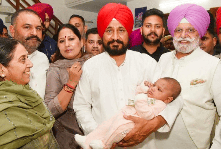 Punjab CM Charanjit Channi reached the house of MLAs MP and former MP of Jalandhar