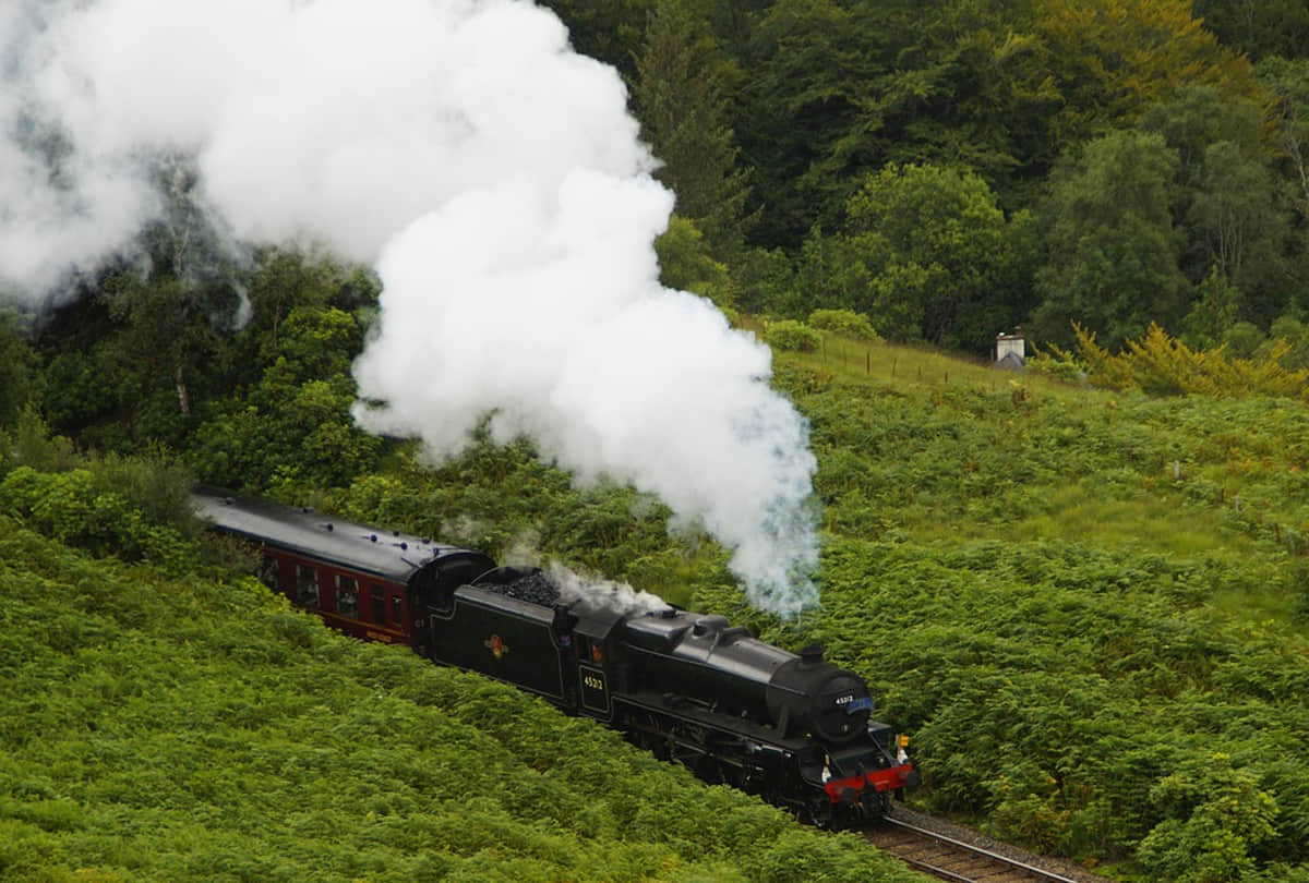 interesting story of India's First AC train know all details about First AC train of India