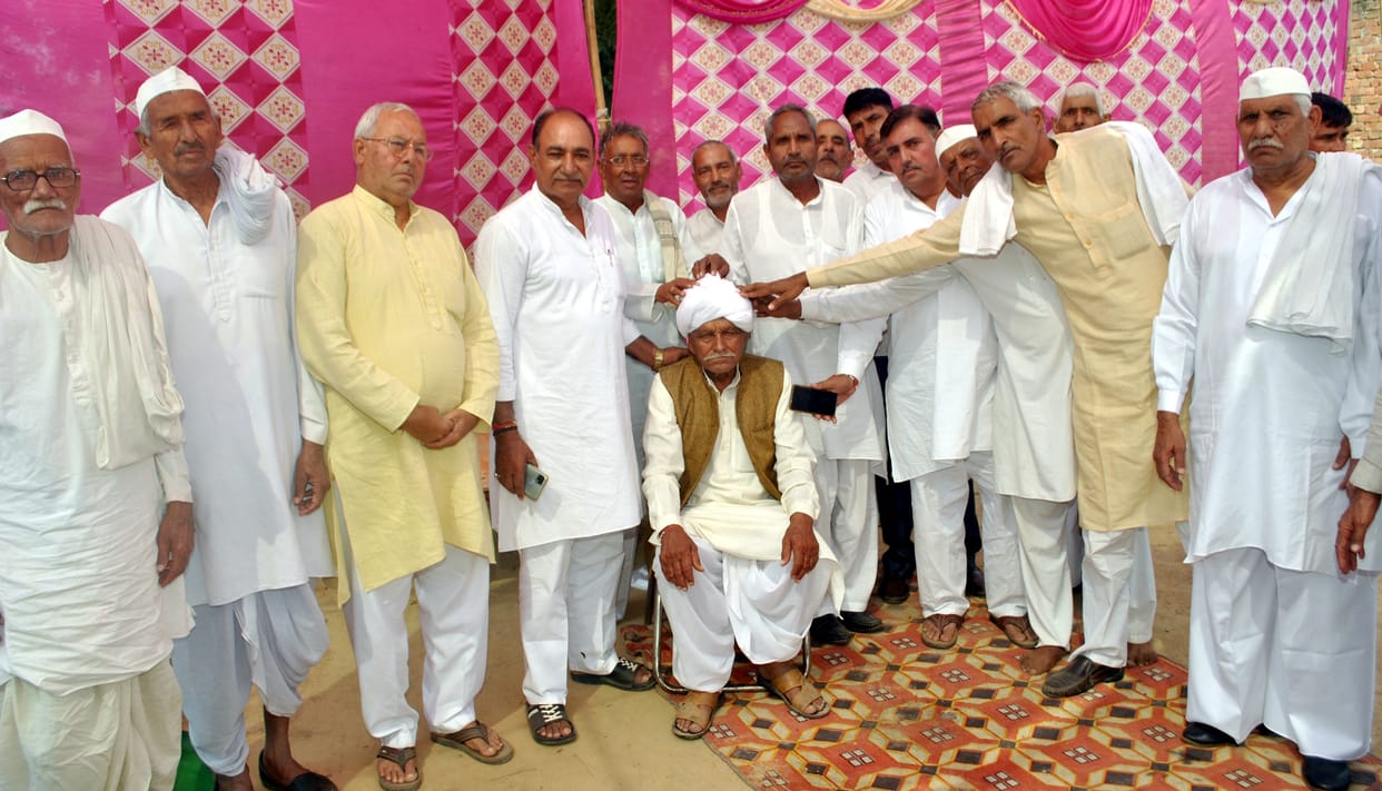 Lisadh Thamedar's turban tied to  mahipal singh