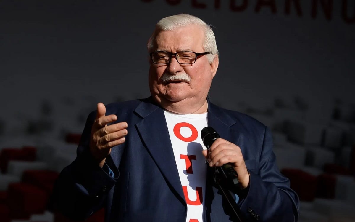 Nobel Peace Prize awardee Lake Walesa could be inside the bars