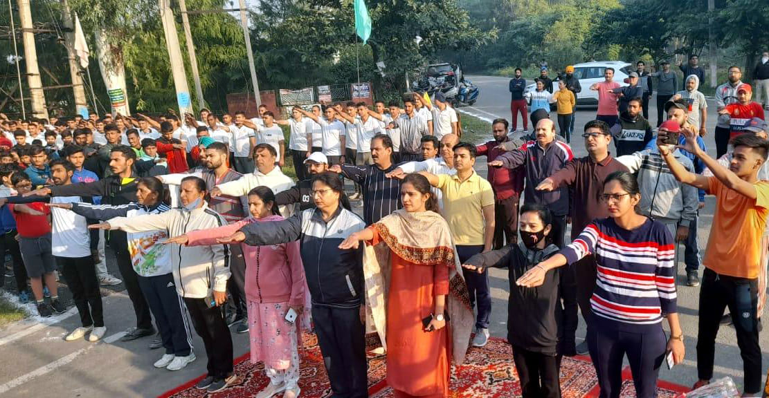 Youth, elders and officials gave the message of unity by running