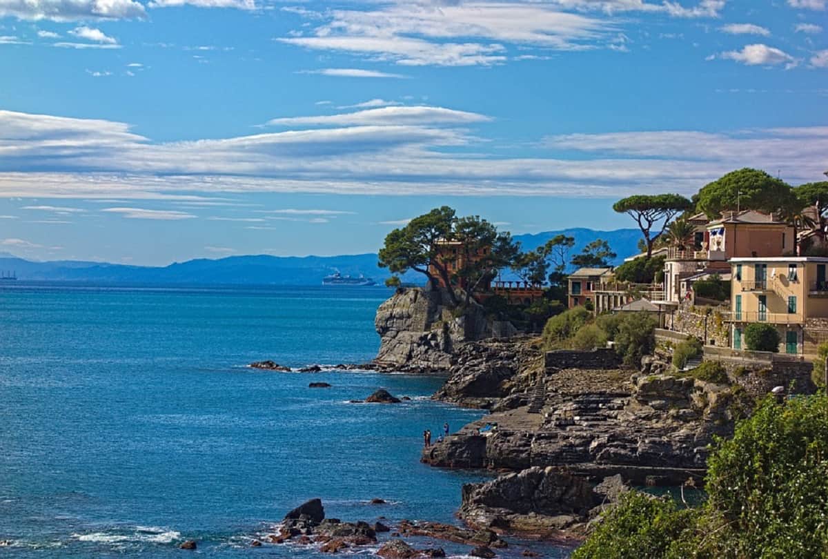 most mysterious italys poveglia island in the world where 160,000 people were burnt alive