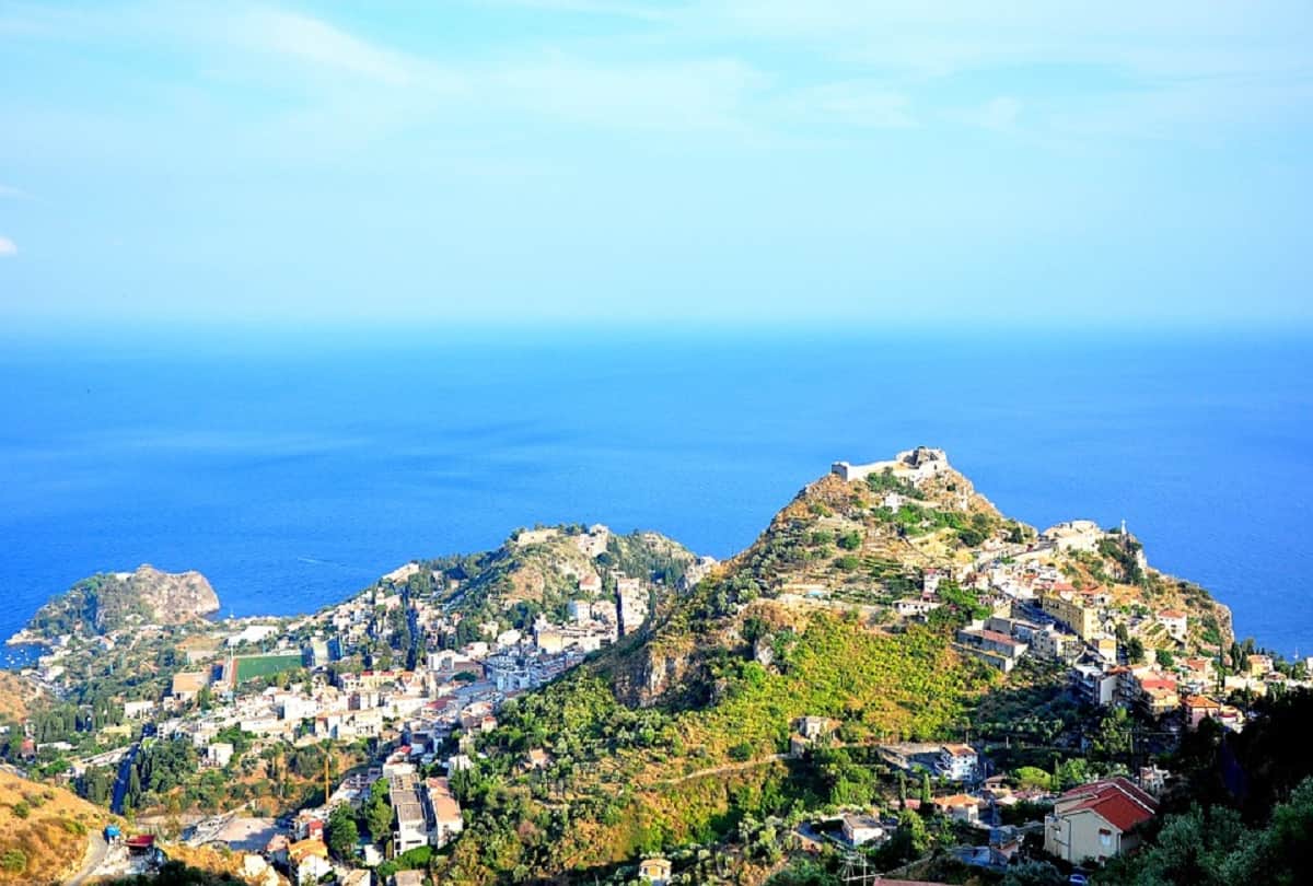 mysterious story of gaiola beautiful and the cursed island in italy know the mystery and unknown facts behind it