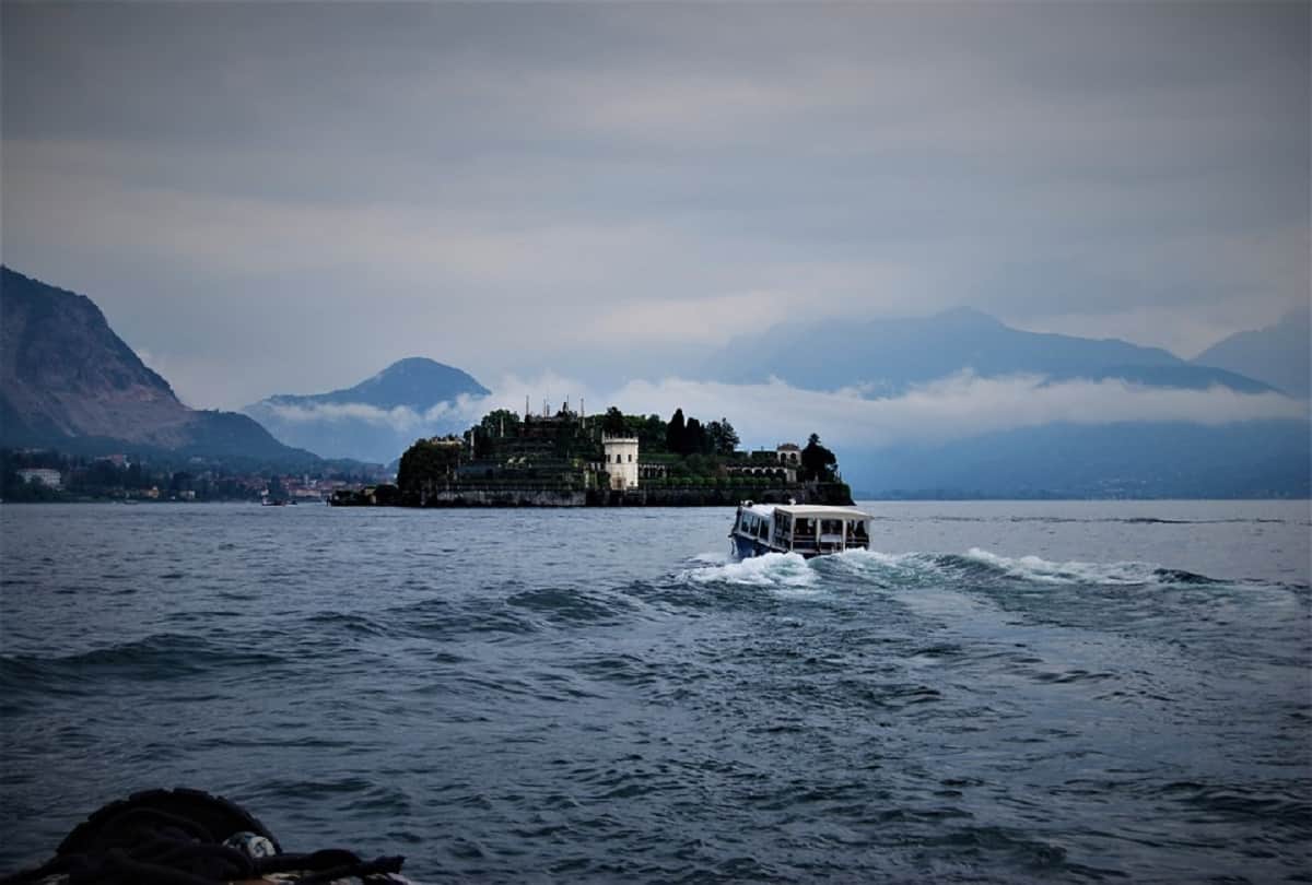 most mysterious italys poveglia island in the world where 160,000 people were burnt alive