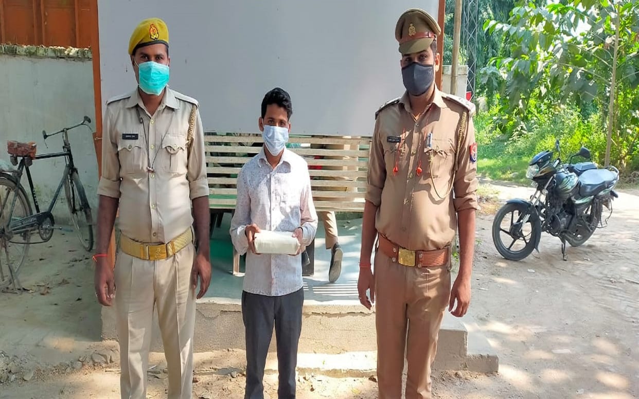 Pakistani flag hoisting case Varanasi police seized accused mobile