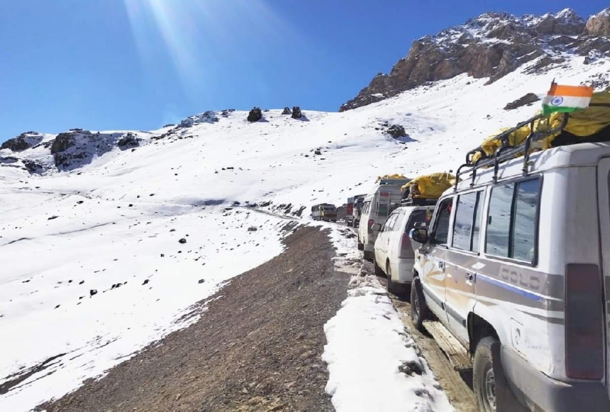 himachal weather update: Snowfall in the high peaks of Rohtang and Manali
