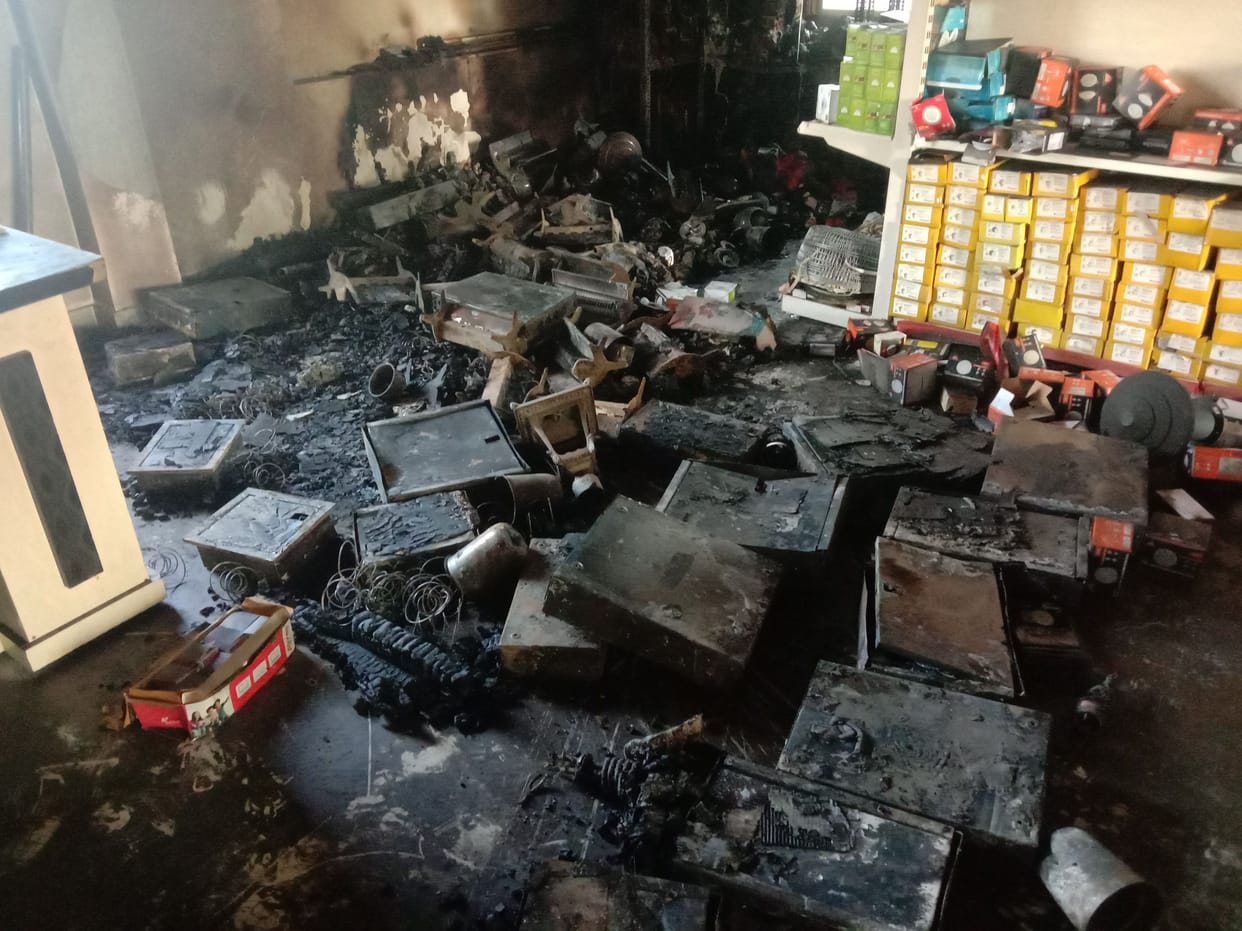 electrical shop burnt in chintpurni una