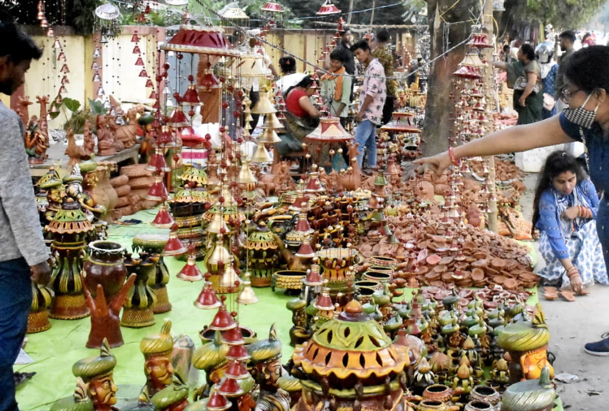 Diwali festival terracotta attracting people in Gorakhpur