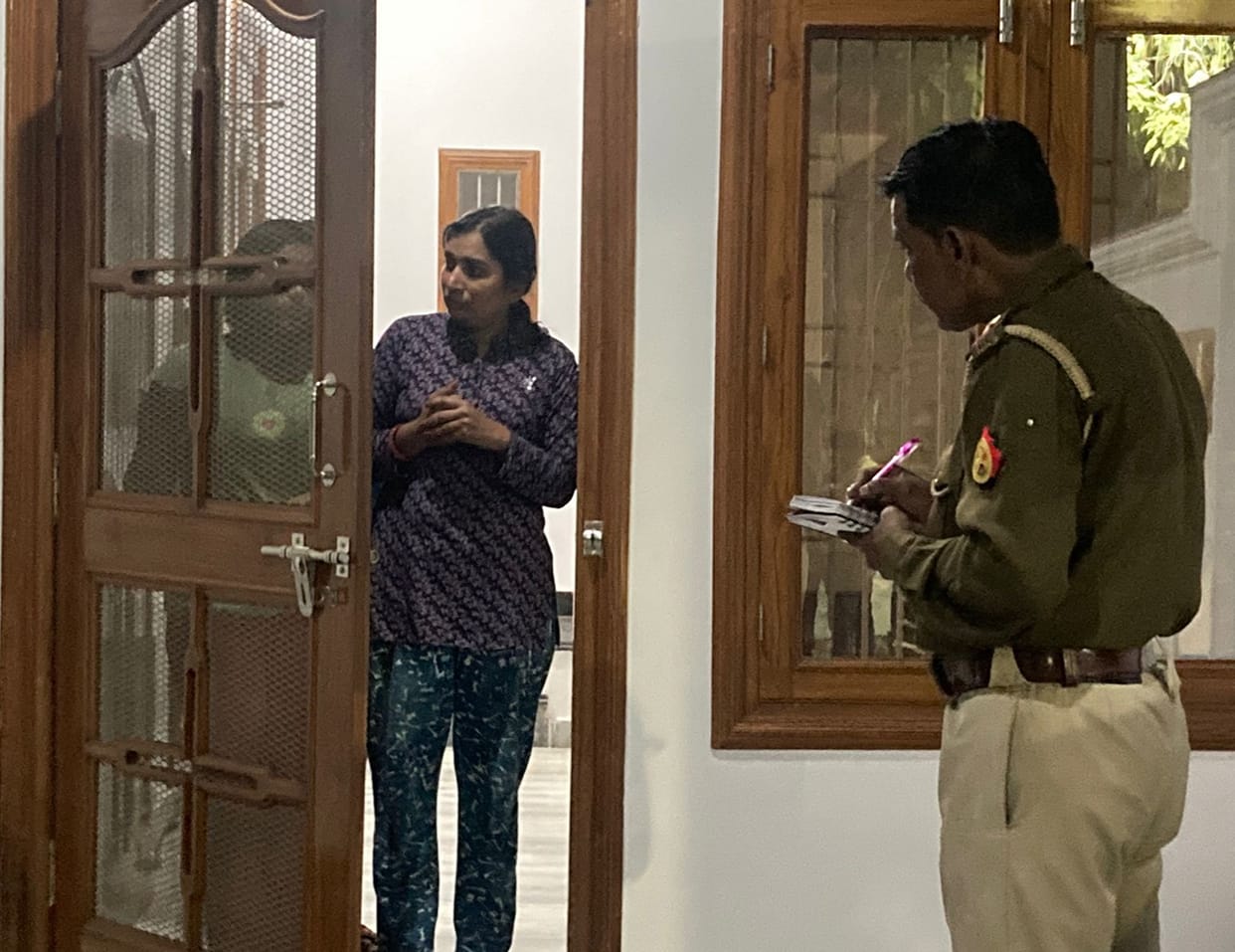 Hathras: Fire at city health officer's house, scorched woman accused of burning