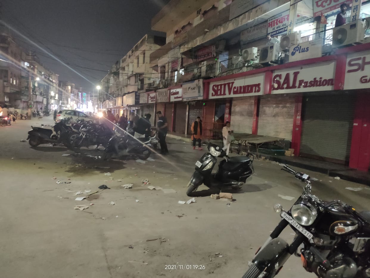 Shopkeeper and corporation workers fight over removal of encroachment