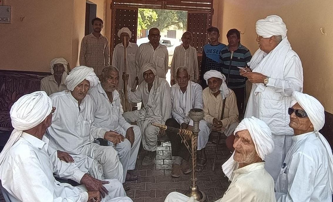 Government should give compensation of 50 thousand rupees per acre to the farmers
