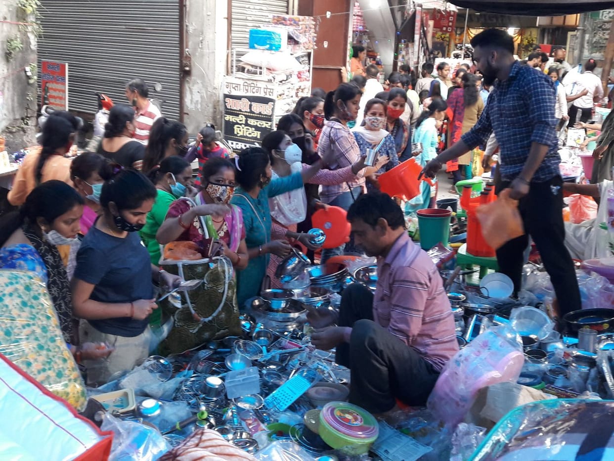On Dhanteras, shops adorned all roads and markets including the National Highway