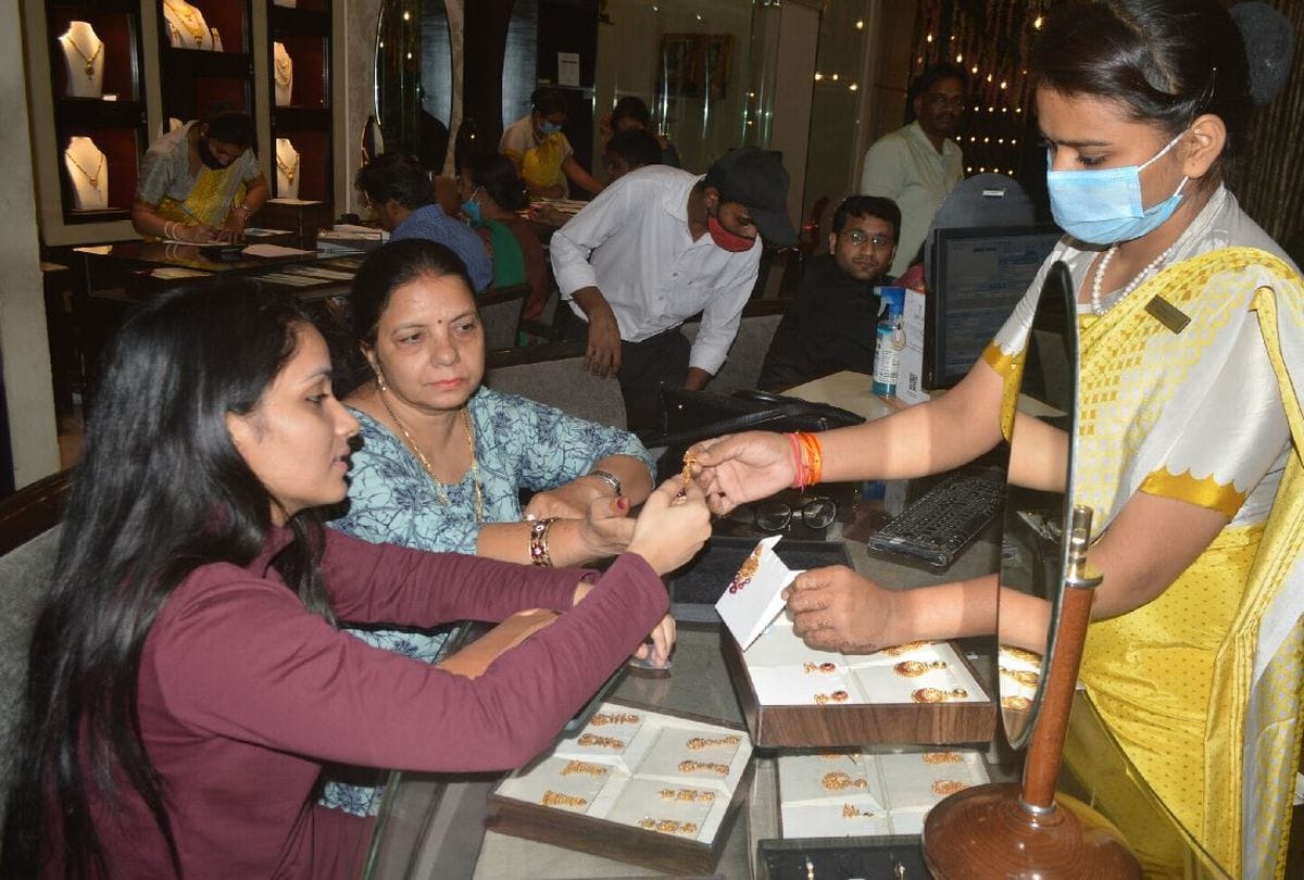 dhanteras 2021 agra markets boom on dhanteras