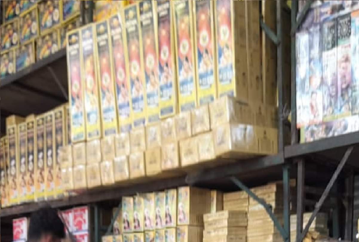 Diwali firecrackers in market in name of Article 370 and 35 A in Jammu and Kashmir