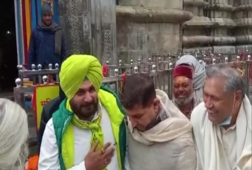 Uttarakhand News: Punjab CM charanjit singh Channi and Navjot singh sidhu meet Haridh rawat