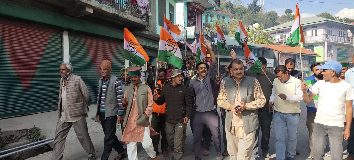 congress get lead from 110 poling station