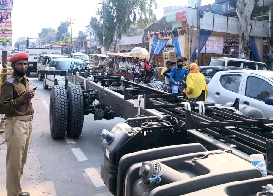 Truck entered no entry, jam kept on GT Road