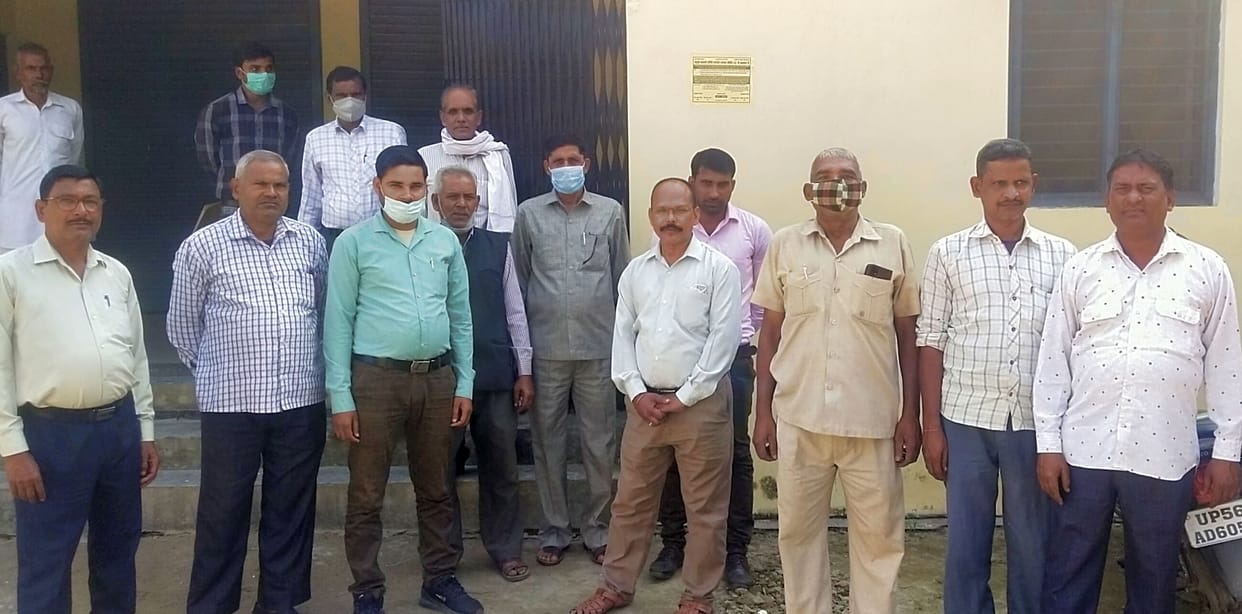 Employees on strike, work in cooperatives stalled