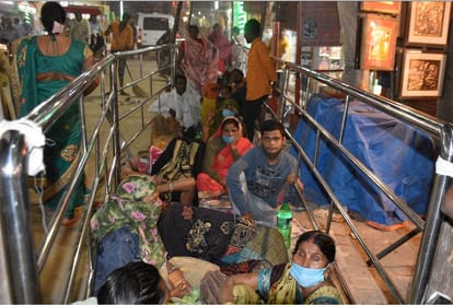 Dhanteras 2021 Maa Annapurna Darshan   in kashi Long queues of devotees to get  glimpse goddess of food and wealth