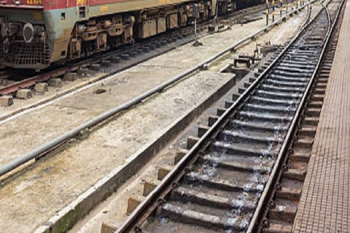 Engine derailed at station loco pilot suspended