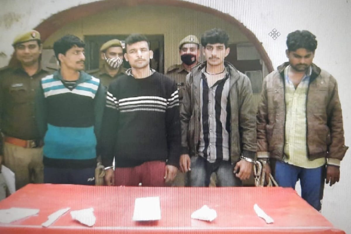 UP News: Encounter in Saharanpur and four accused arrested with a car and tamancha by police