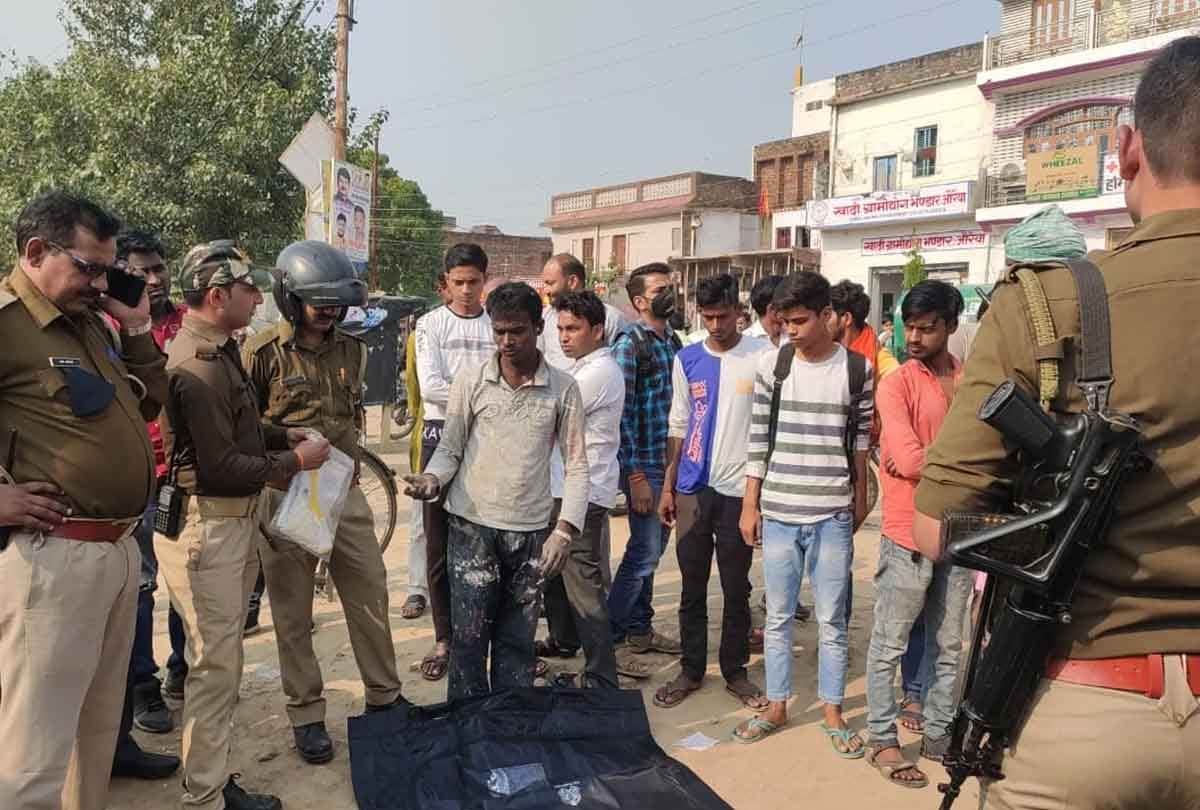 Auraiya: drunken man lay down under the bus, driver crushed him