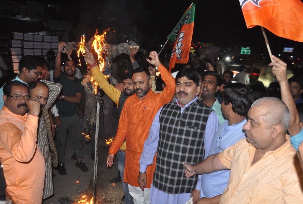 Bjp Demands Apoligize From Akhilesh Yadav At Jinnah Praise