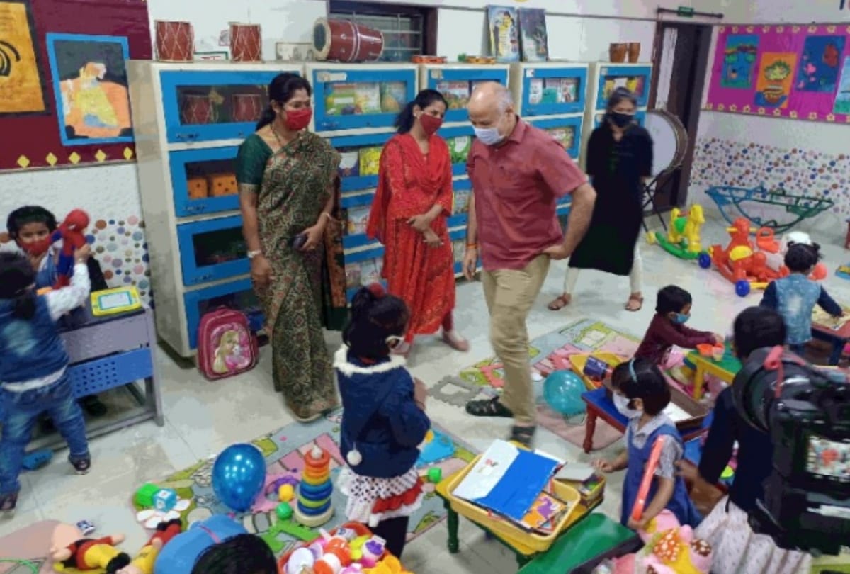 Delhi school reopen schools welcome students by dance munce see photos