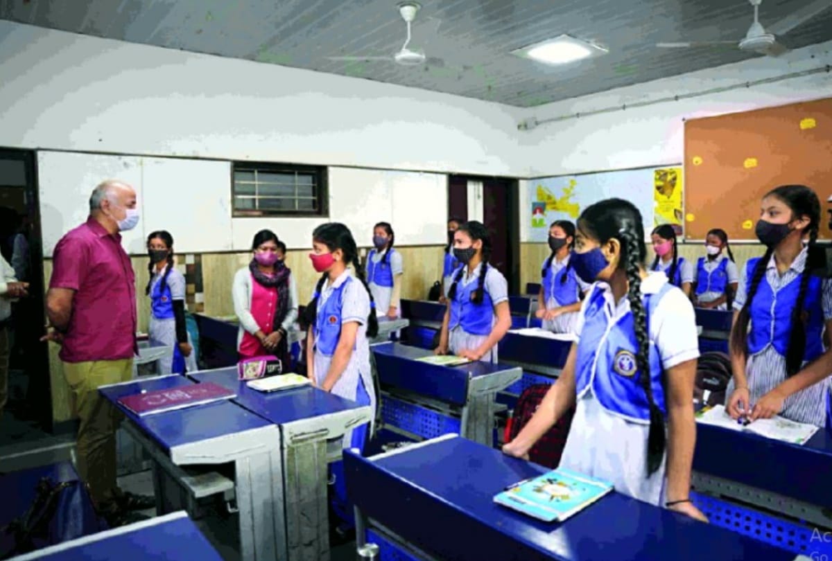 Delhi school reopen schools welcome students by dance munce see photos