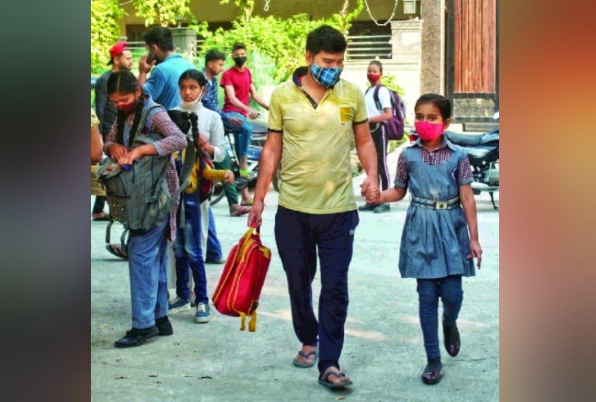 Delhi school reopen schools welcome students by dance munce see photos