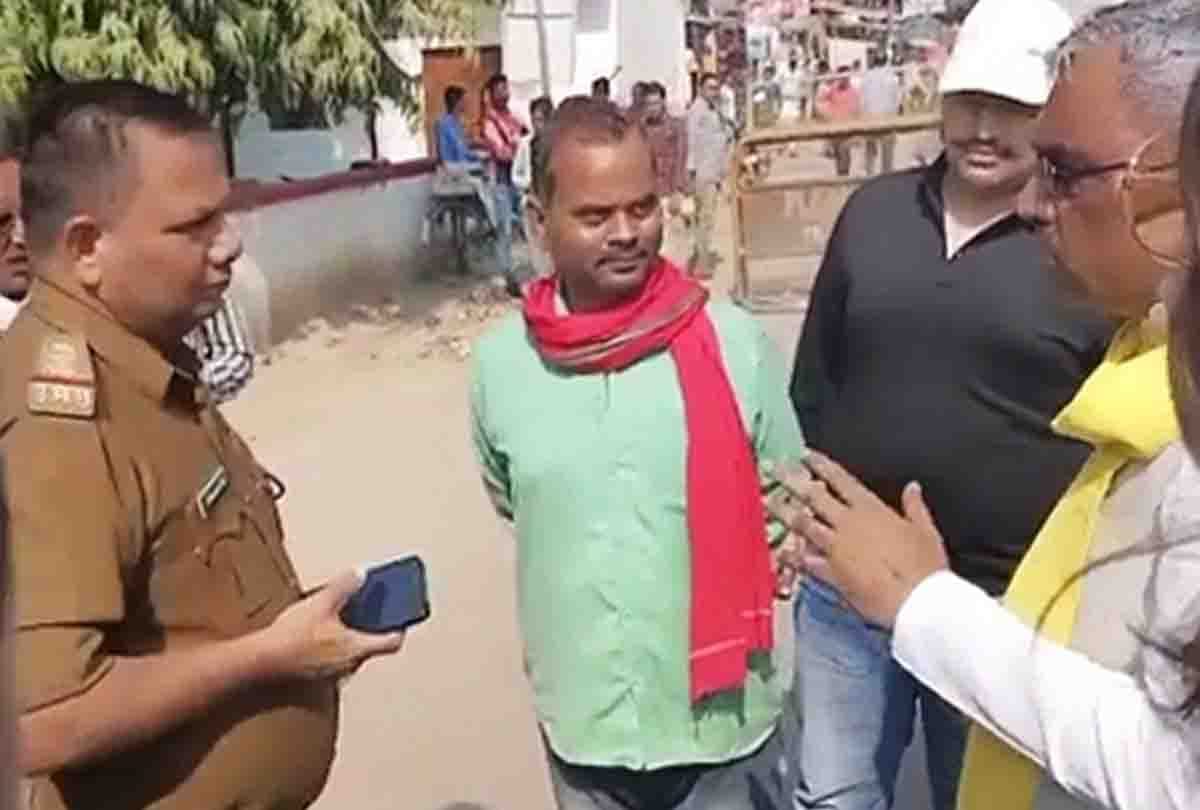 Banda: Former minister Rajbhar arrived to meet Mukhtar in jail