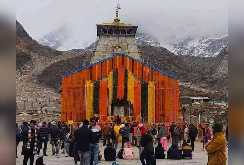 Diwali 2021: Kedarnath Dham Decorated with 15 quintal Flowers Before Pm Modi Visit Photos